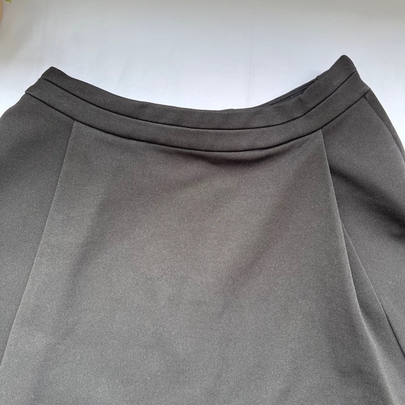 H&M | Structured Mini Skirt - Picture 4 of 14